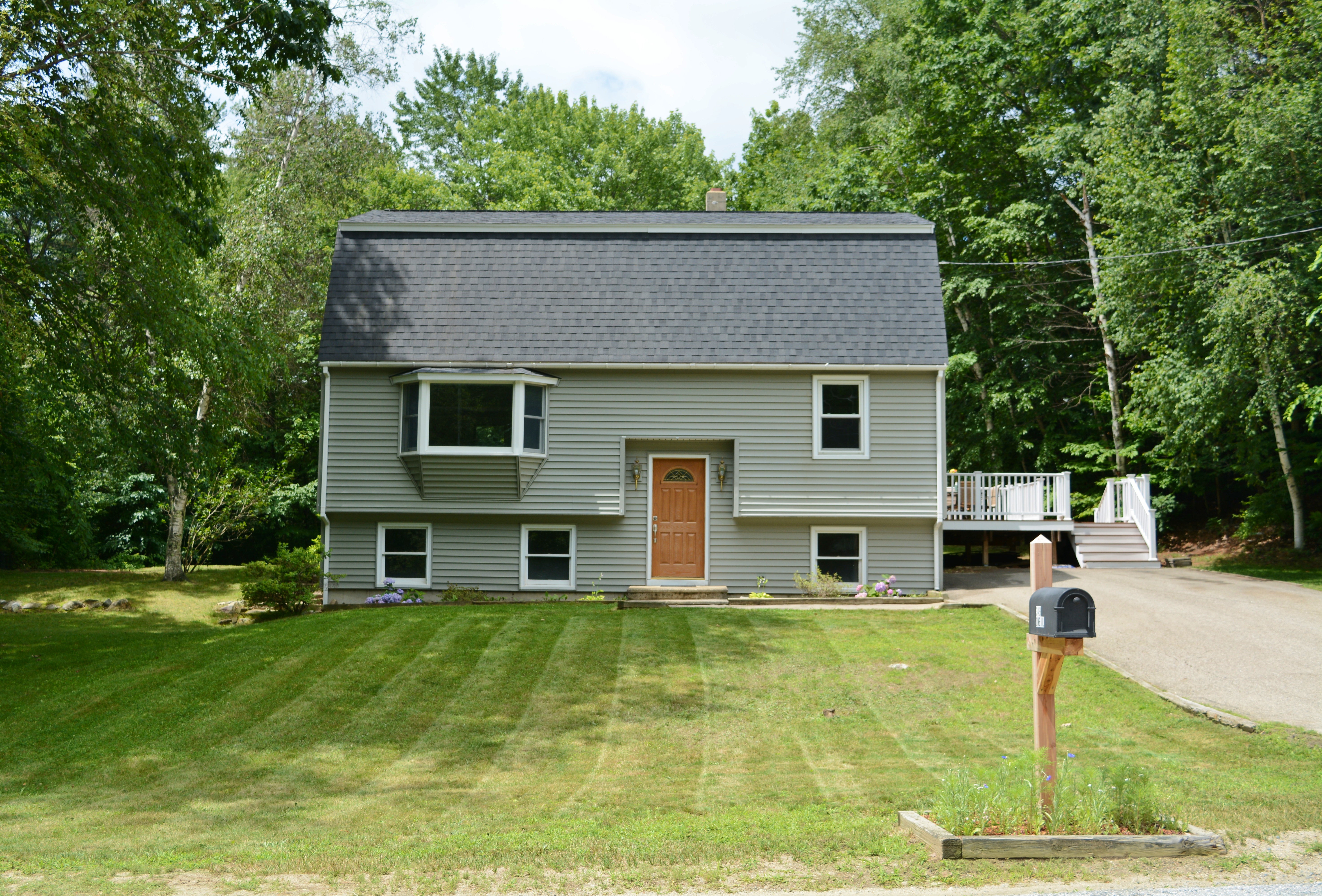 NEWLY-LISTED!!  349 Whittier Dr, Fremont, NH/$372,900